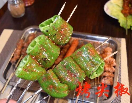 烤面筋吃瓜,夏日街头美食新风尚